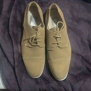 Suede dress shoe